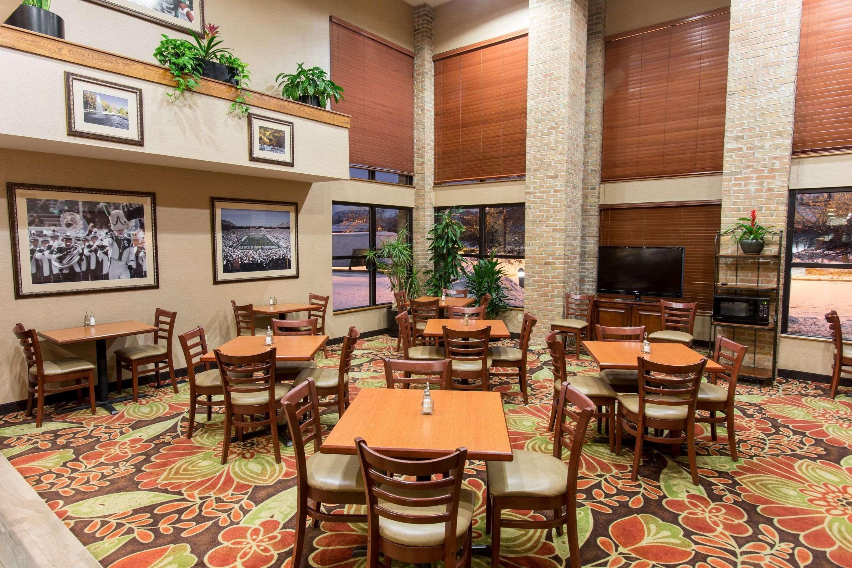 Comfort Inn Okemos - East Lansing Eksteriør billede